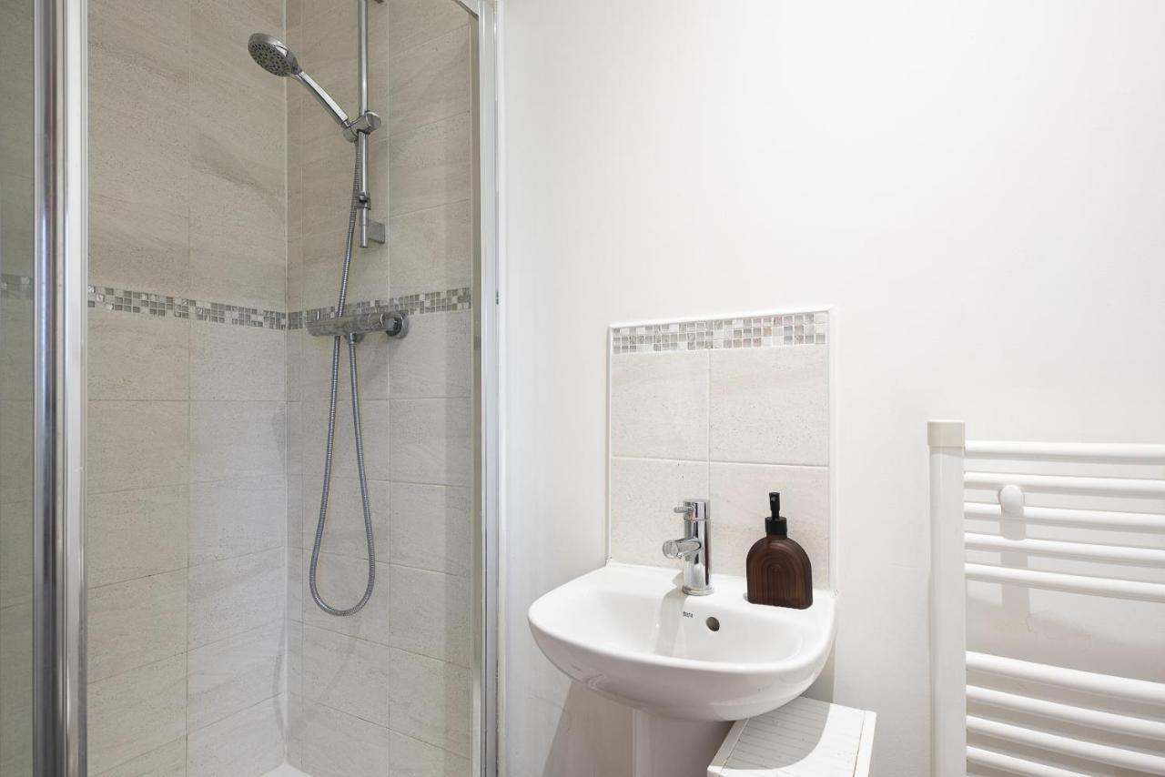 Inaras Place Aylesbury  Εξωτερικό φωτογραφία